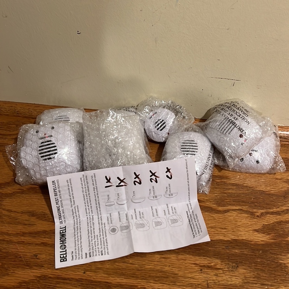 Bell & Howell Ultrasonic Pest Repeller - Picture 4 of 13
